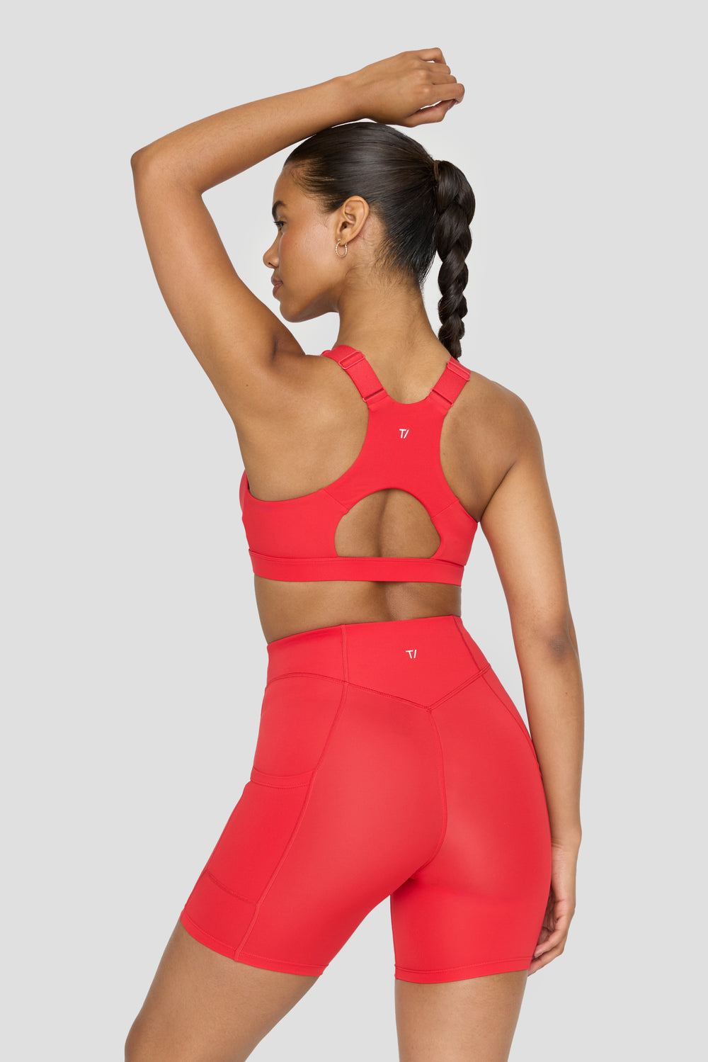 FORMTECH HIGH WAISTED SIDE POCKET RUNNING SHORTS - CHILLI RED