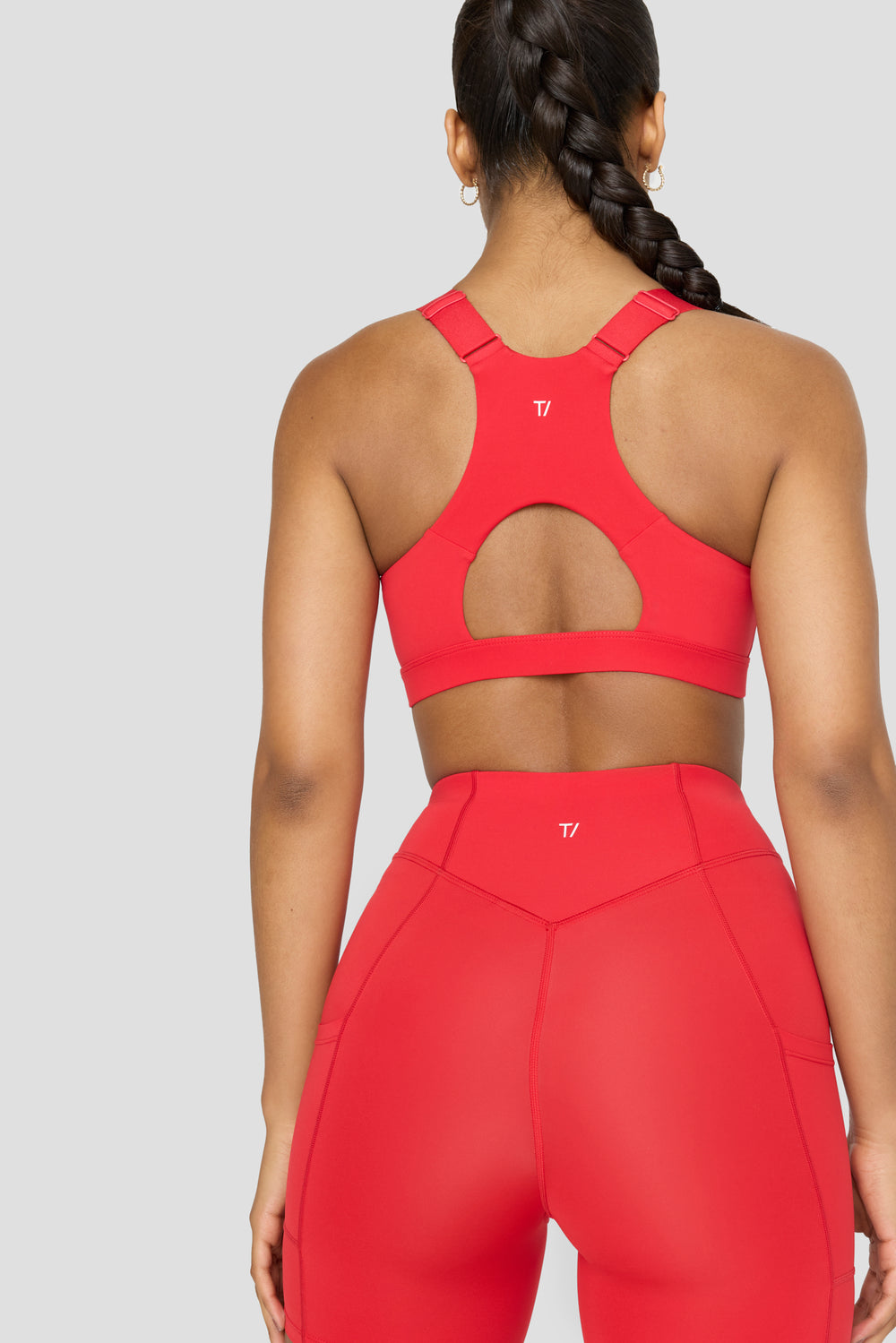 FORMTECH HIGH WAISTED SIDE POCKET RUNNING SHORTS - CHILLI RED