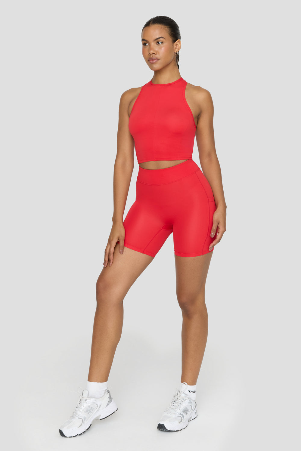 FORMTECH HIGH WAISTED SIDE POCKET RUNNING SHORTS - CHILLI RED