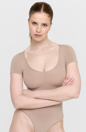 365 CONTOUR SHORT SLEEVE SHAPING BODYSUIT - CAPPUCCINO