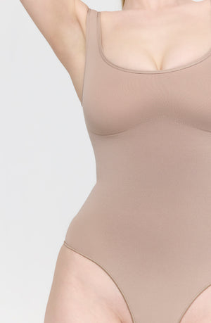 365 CONTOUR STRAPPY SHAPING BODYSUIT - CAPPUCCINO