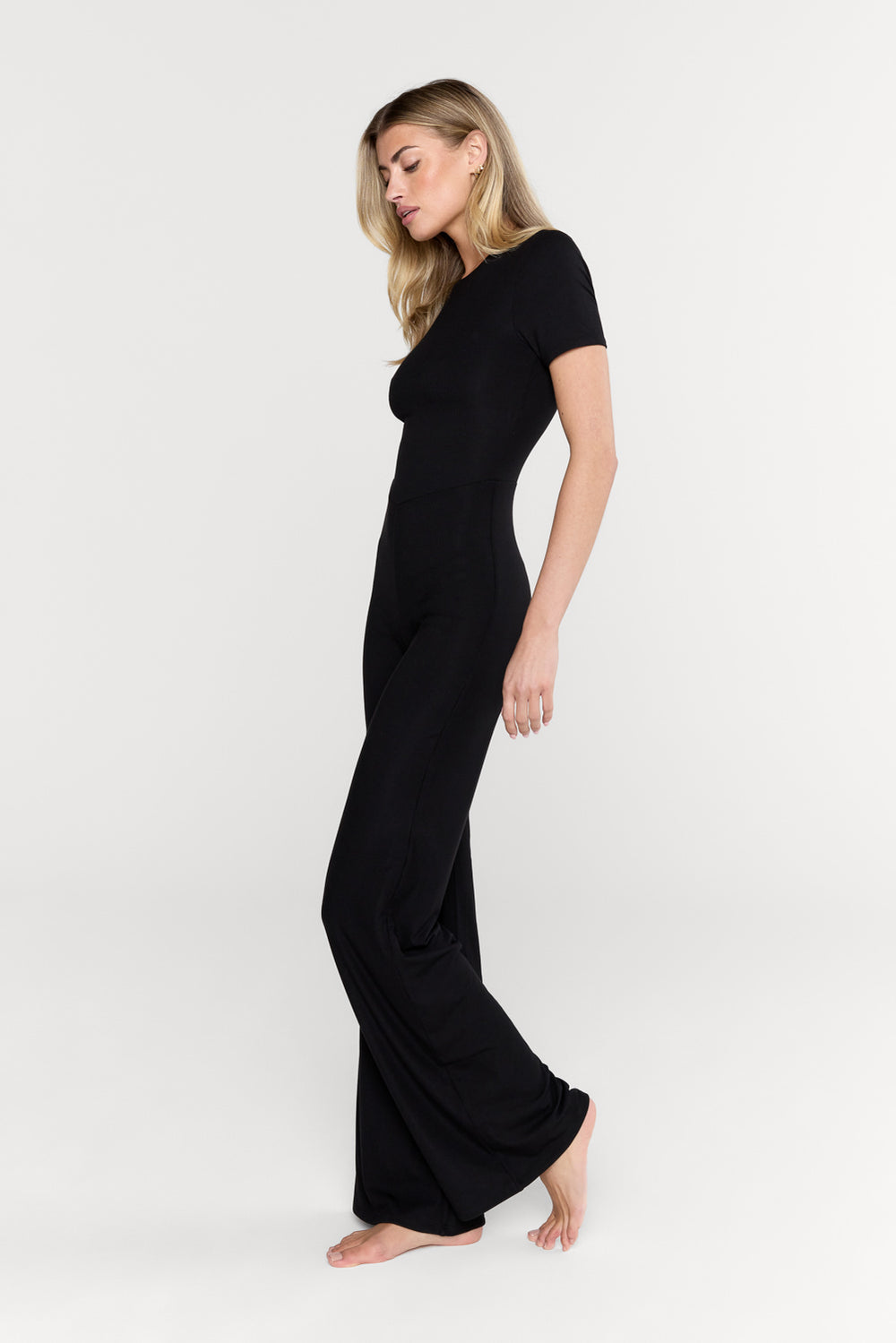 365 SCULPTING LOUNGE SHORT SLEEVE WIDE LEG JUMPSUIT - SHADOW BLACK