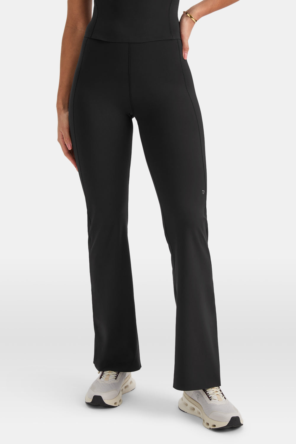 AIRFORM FLARED LEGGING - BLACK