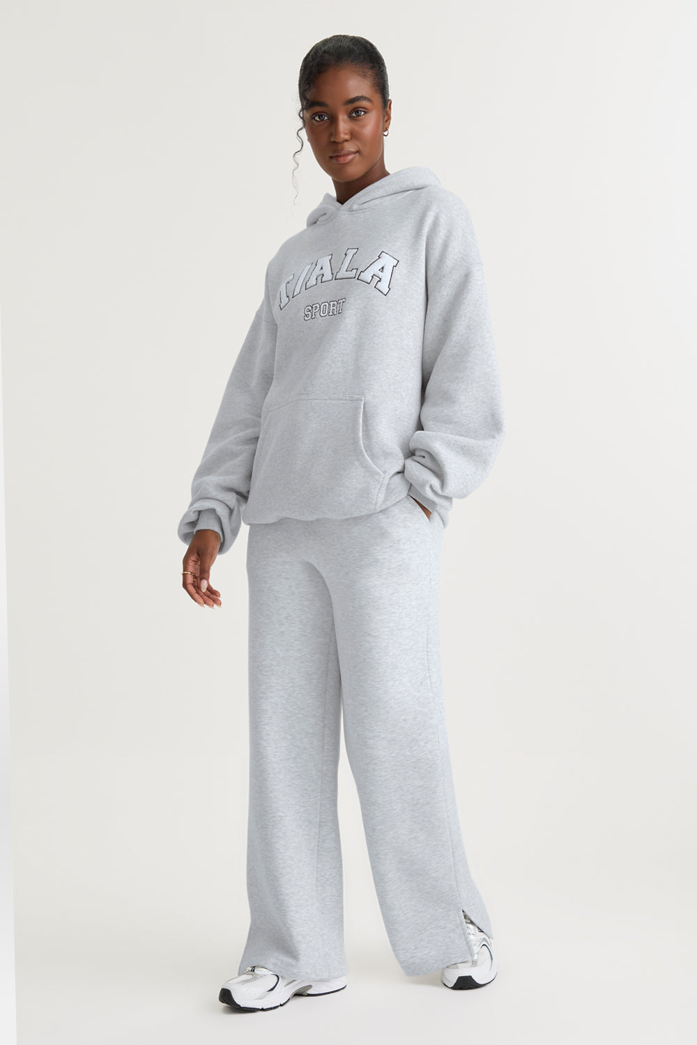 WIDE LEG CLUB LOGO JOGGER - GREY MARL