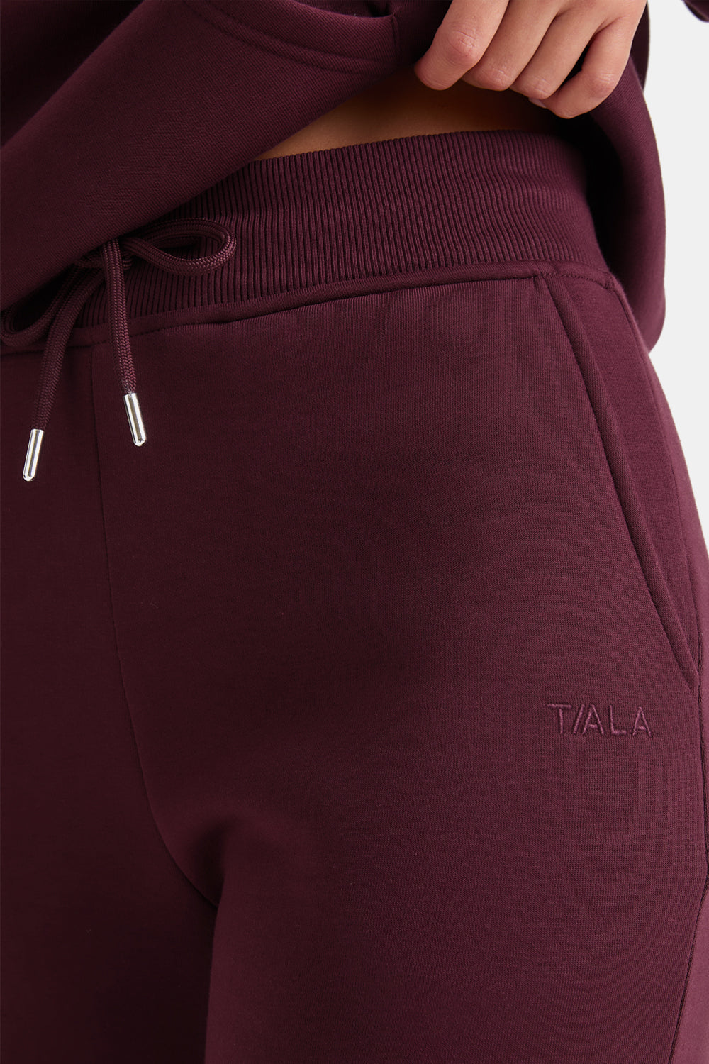 WIDE LEG CLUB LOGO JOGGER - BURGUNDY