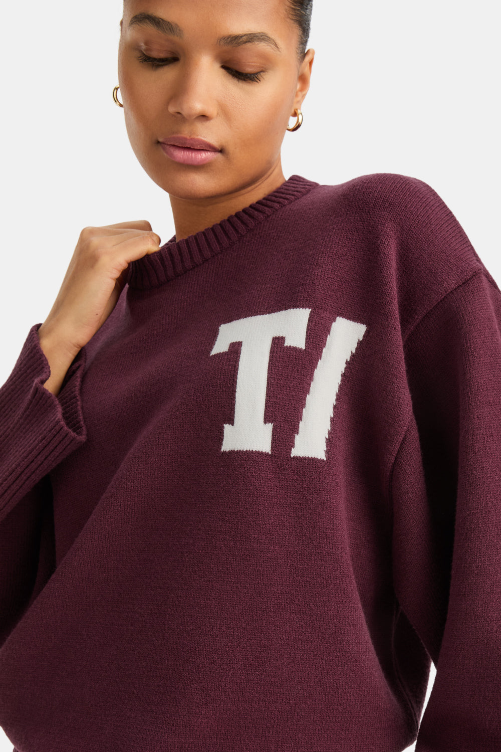 T LOGO KNIT SWEATER - BURGUNDY AND BUTTERMILK