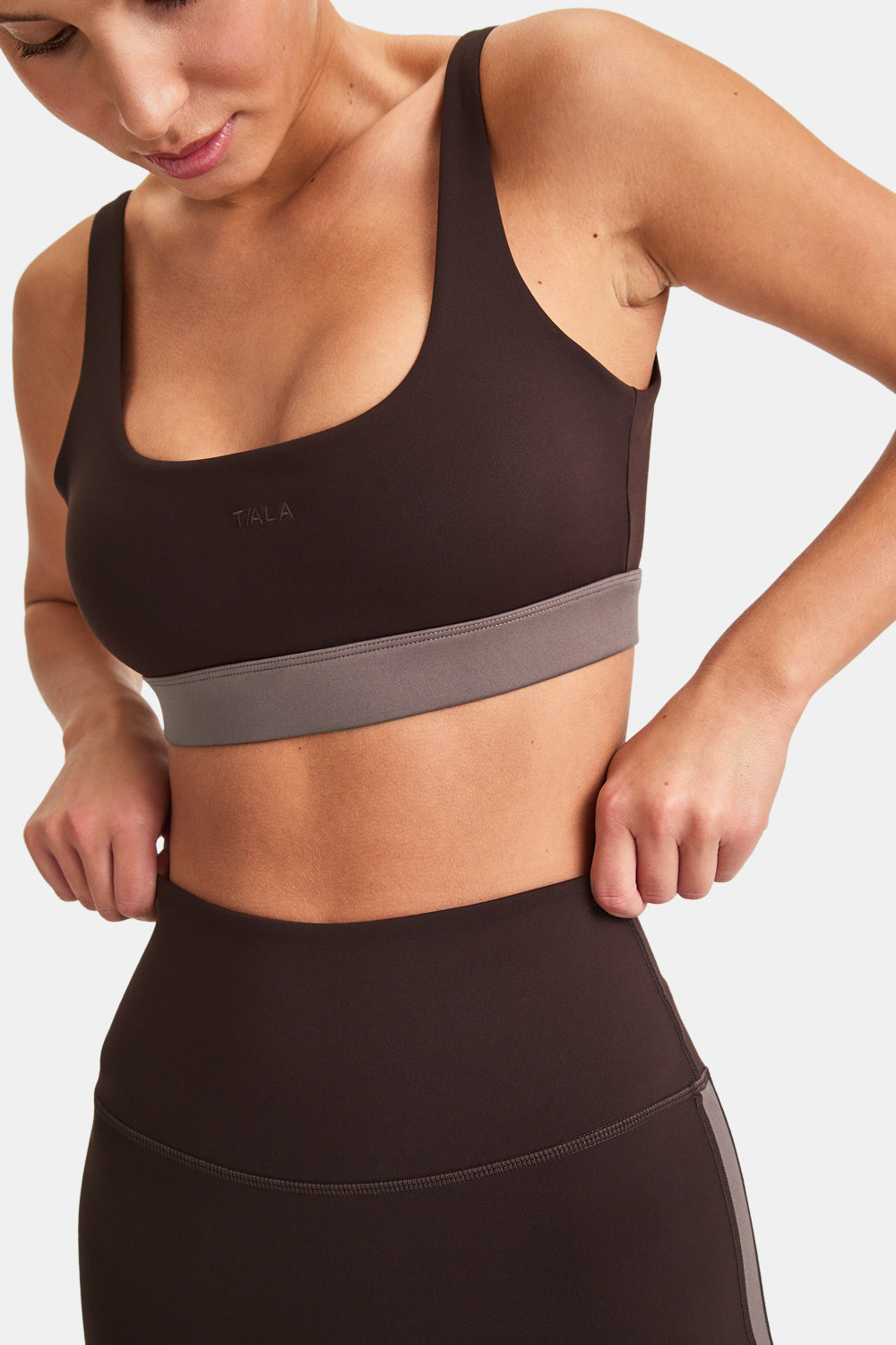 DAYFLEX OPEN BACK SQUARE NECK SPORTS BRA - AMERICANO AND MOCHA