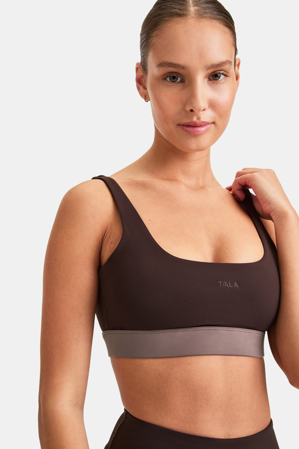 DAYFLEX OPEN BACK SQUARE NECK SPORTS BRA - AMERICANO AND MOCHA