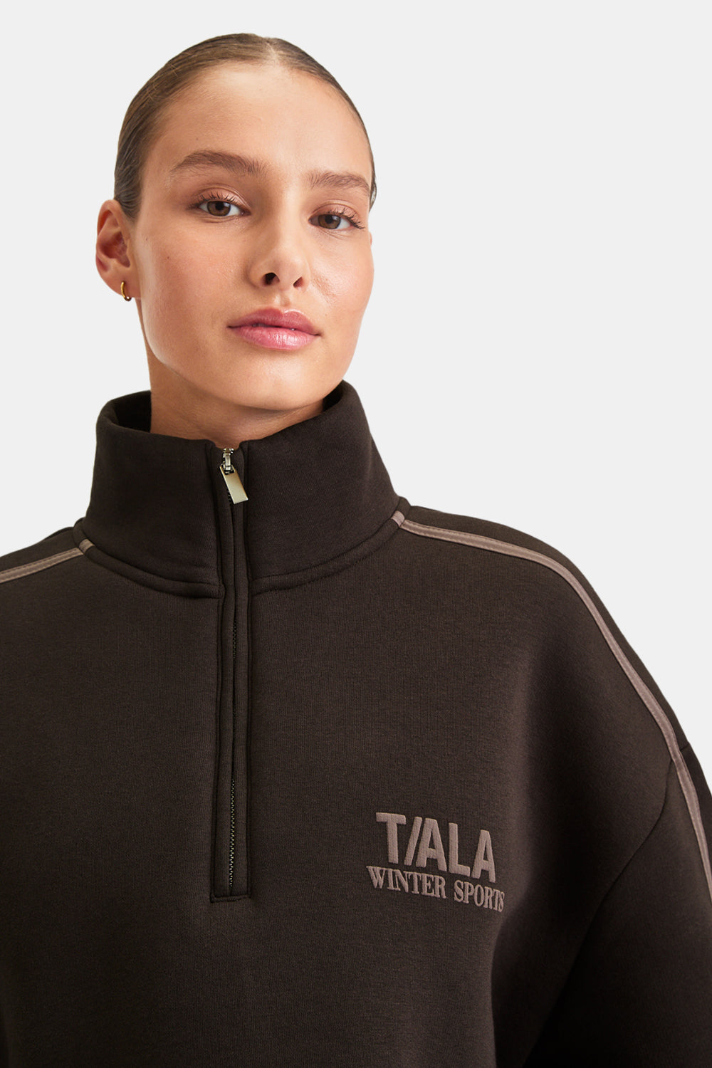 TALA WINTER SPORTS OVERSIZED QUARTER ZIP SWEATSHIRT - AMERICANO