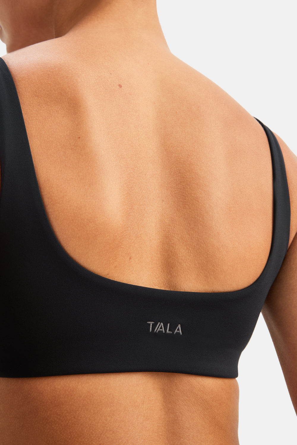 DAYFLEX TWIST FRONT SPORTS BRA - SHADOW BLACK