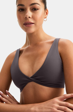 DAYFLEX TWIST FRONT SPORTS BRA - COOL ESPRESSO