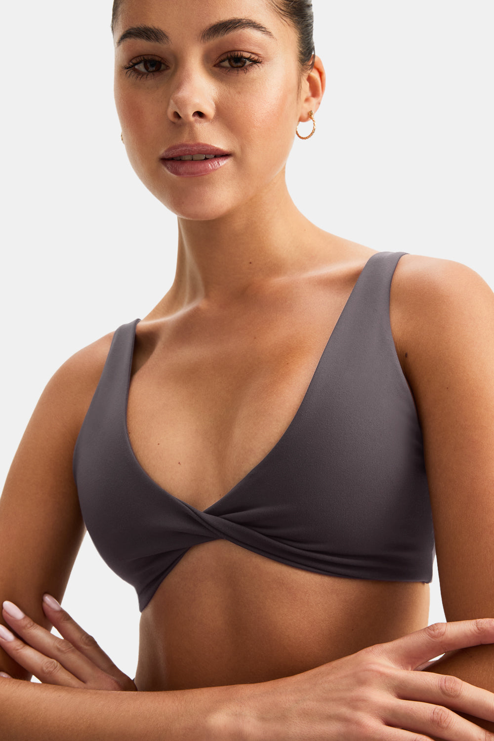 DAYFLEX TWIST FRONT SPORTS BRA - COOL ESPRESSO