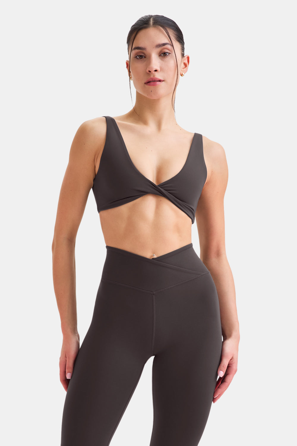 DAYFLEX TWIST FRONT SPORTS BRA - COOL ESPRESSO