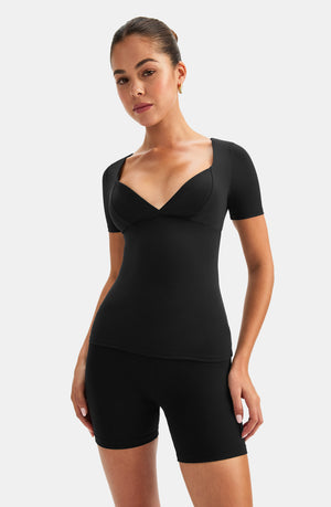 DAYFLEX BUILT-IN SUPPORT PRINCESS SEAM SHORT SLEEVE TOP - SHADOW BLACK