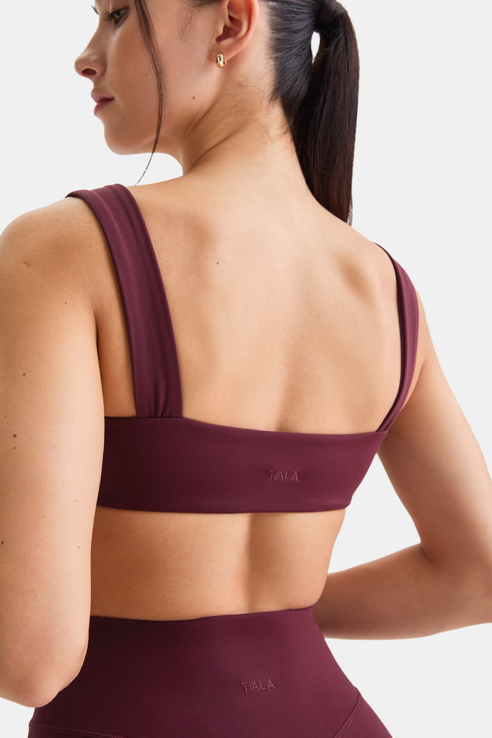 DAYFLEX RUCHED STRAP BANDEAU SPORTS BRA - BURGUNDY