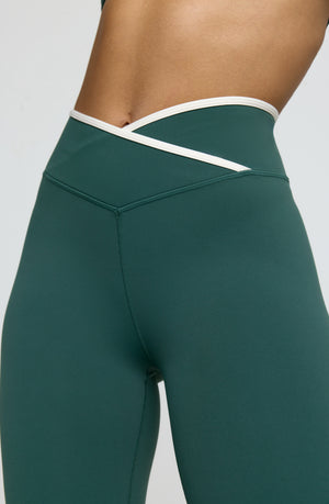 DayFlex Contrast Trim Wrap High Waisted Legging - Hunter Green And Buttermilk