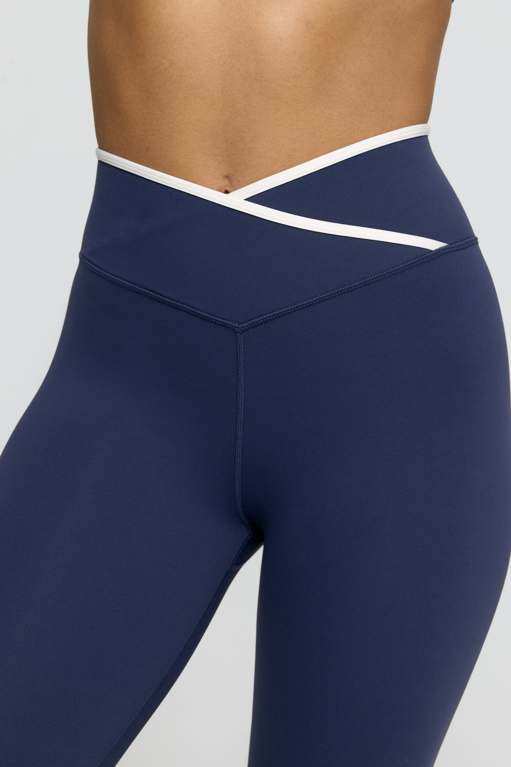 DayFlex Contrast Trim Wrap High Waisted Legging - Navy And Buttermilk