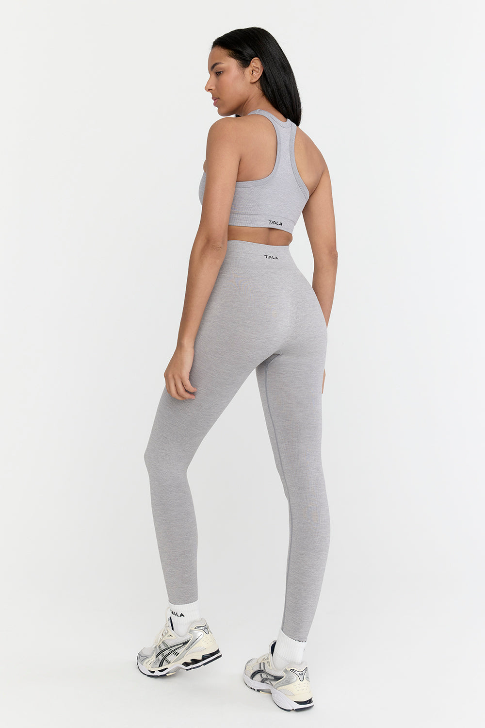 SCULPT SEAMLESS RIBBED RACER SPORTS BRA - LIGHT GREY MARL