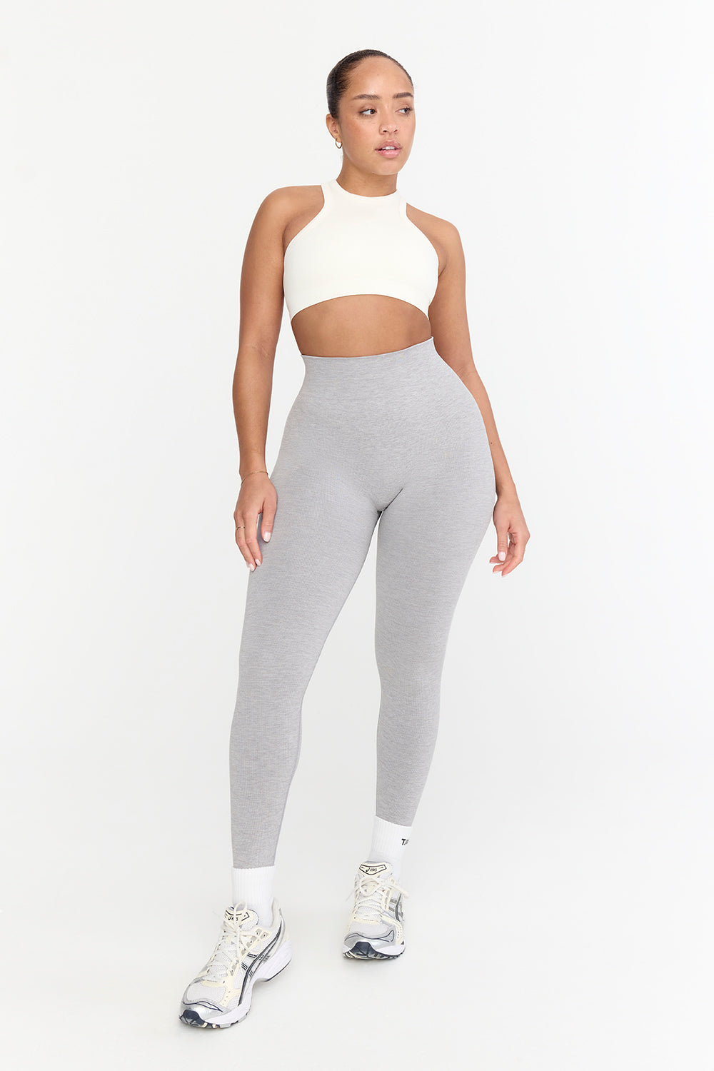 SCULPT SEAMLESS RIBBED RACER SPORTS BRA - MILK MARL