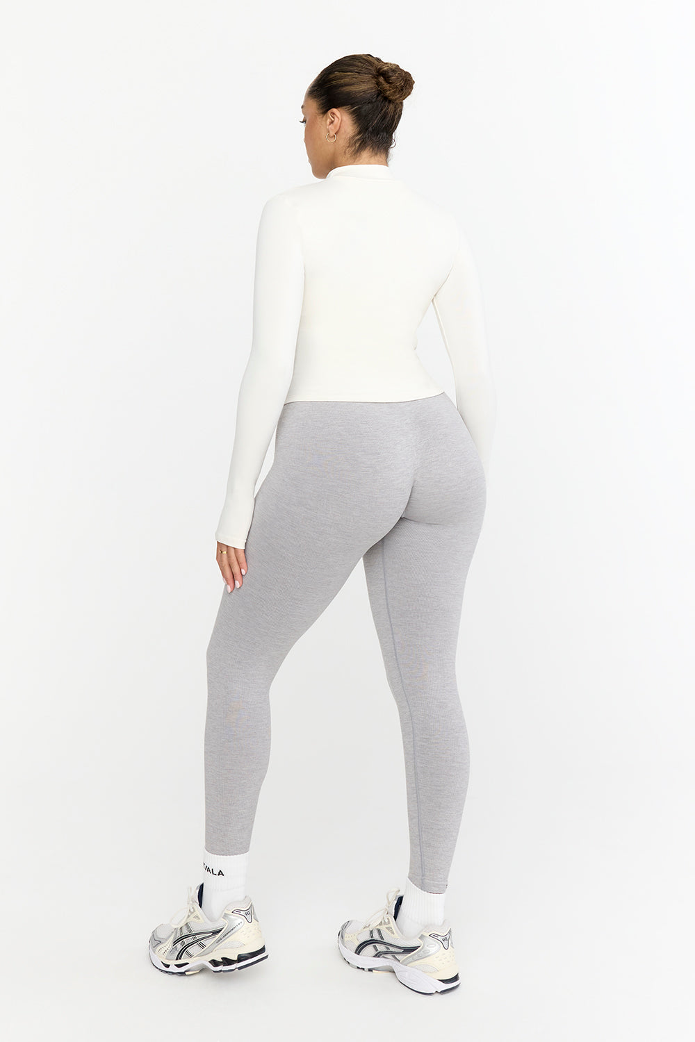 SCULPT SEAMLESS RIBBED ZIP THROUGH JACKET- MILK MARL