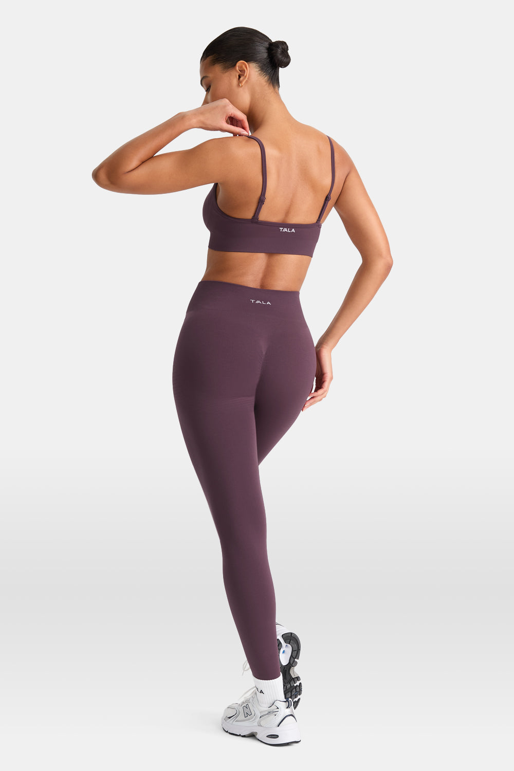 SCULPT SEAMLESS BANDEAU SPORTS BRA - PLUM MARL