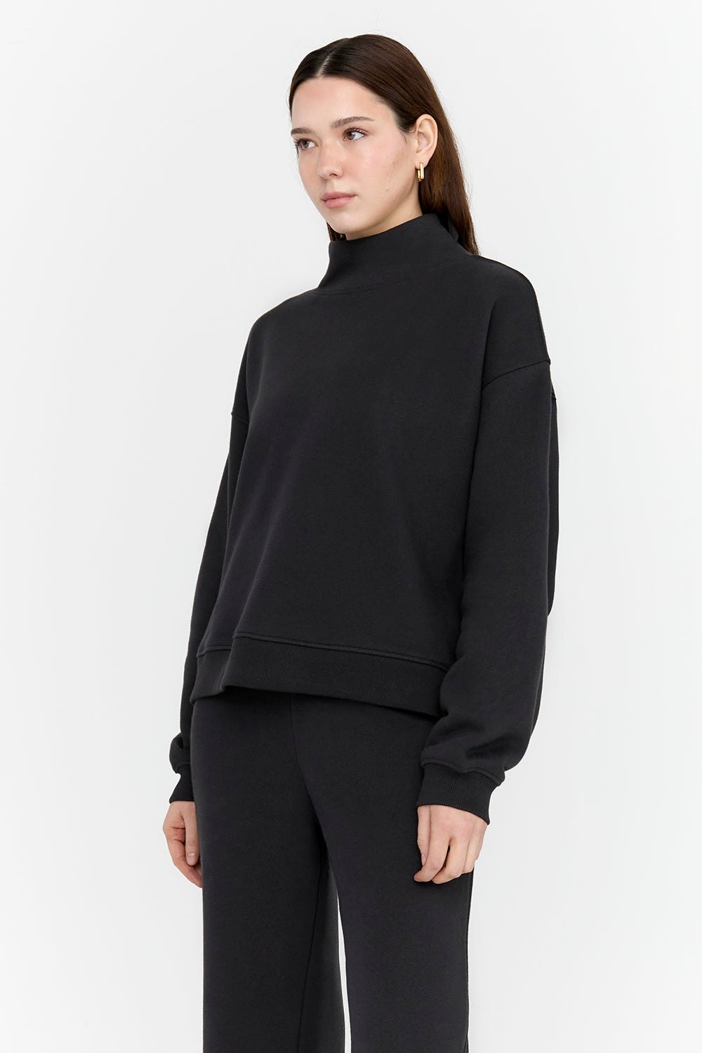 EVERYDAY LOOSE HEM MOCK NECK SWEATSHIRT - BLACK