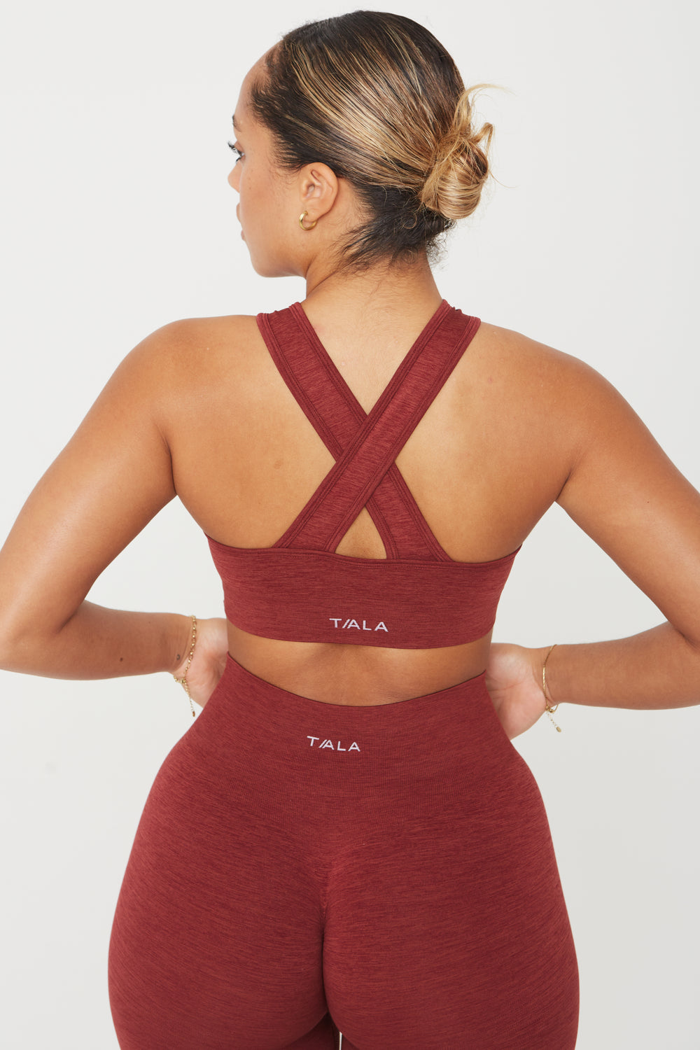 SCULPT SEAMLESS WRAP SPORTS BRA - OXBLOOD RED MARL