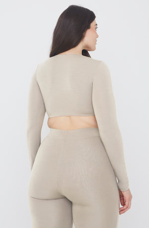 365 TWIST FRONT LONG SLEEVE CROP TOP - SAND