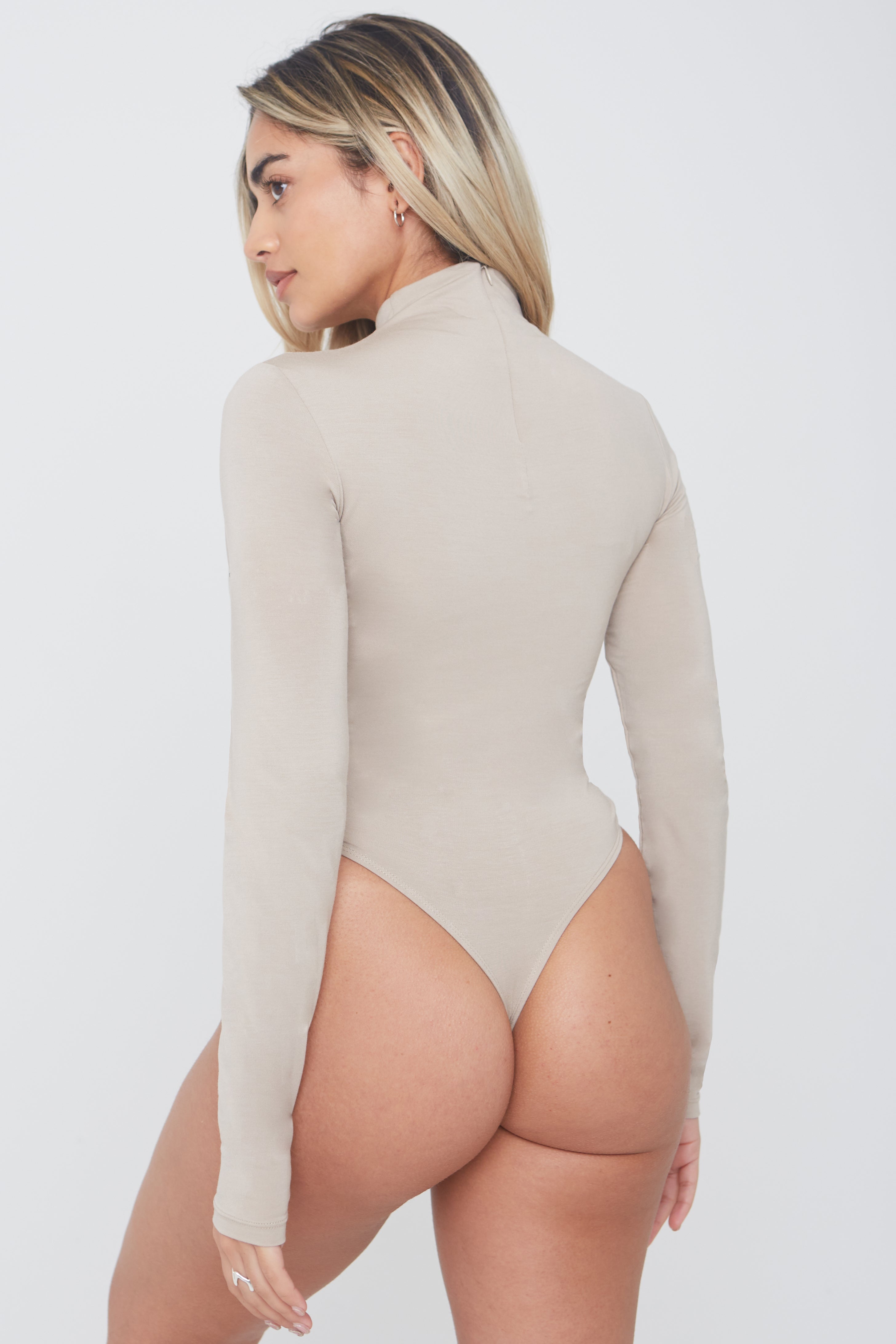 Women's Taupe Slinky V Neck Long Sleeve Bodysuit