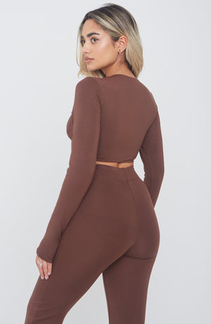 365 TWIST FRONT LONG SLEEVE CROP TOP - CHOCOLATE